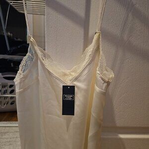 NWT XS Abercrombie & Fitch White Velvet and Lace Tank Top